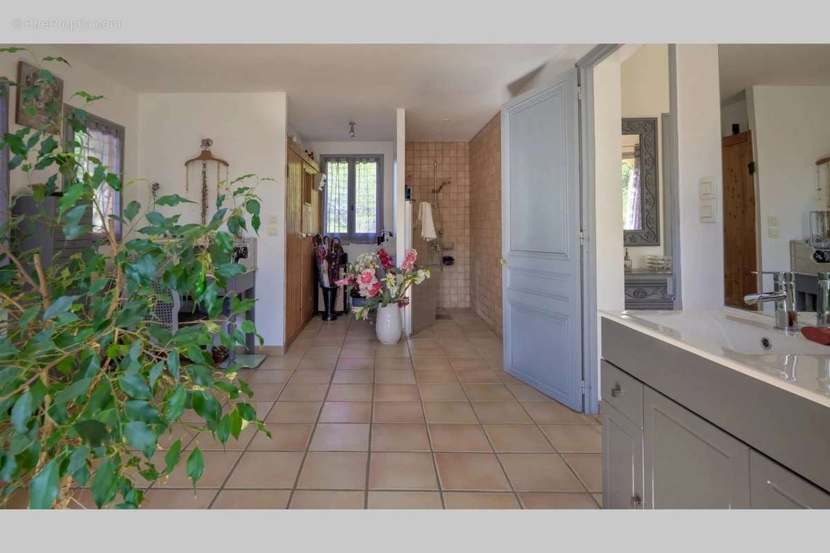 Appartement à ROGNES