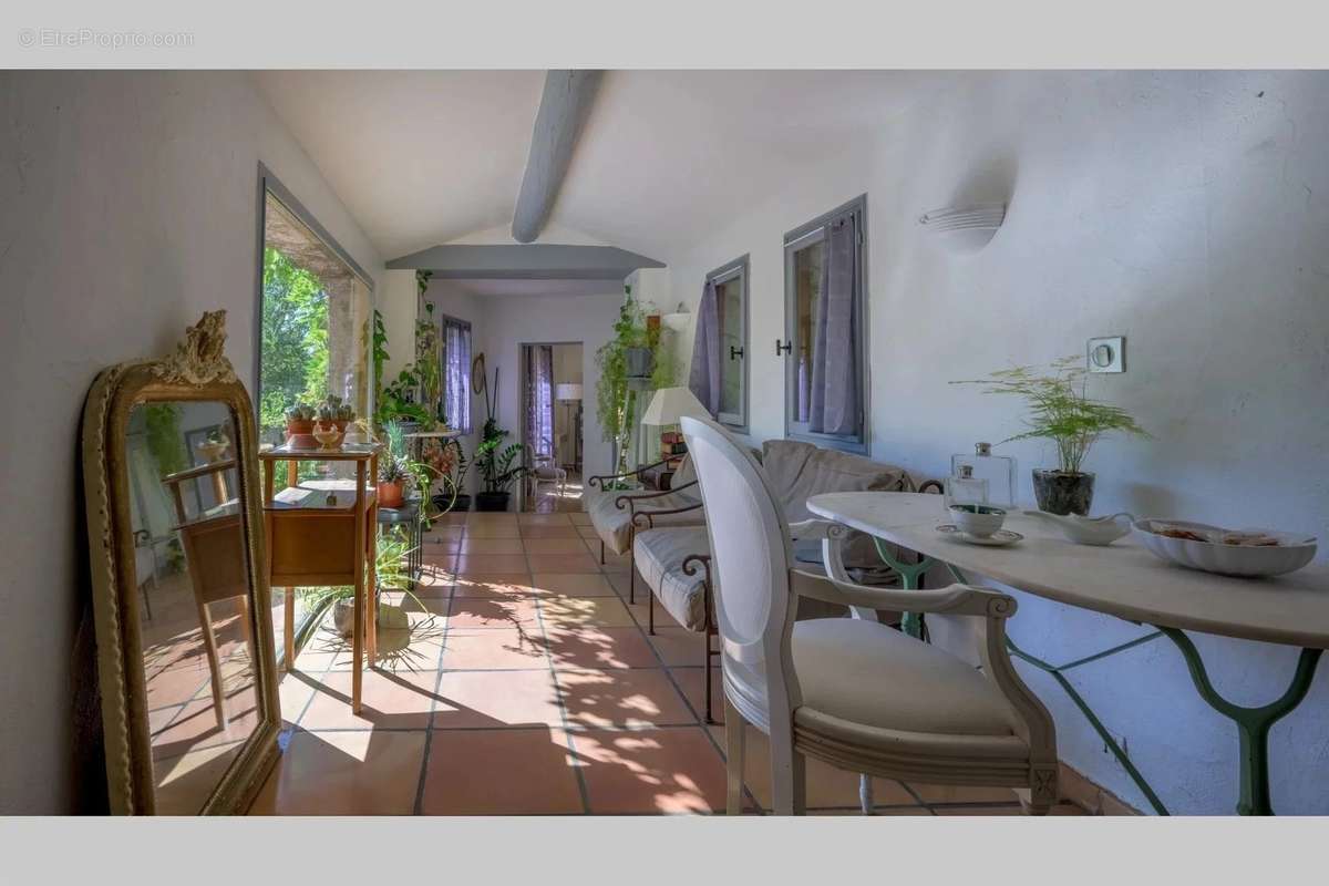 Appartement à ROGNES