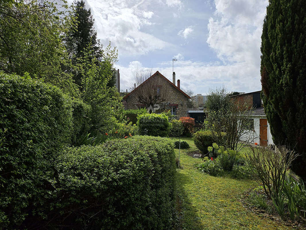 Maison à SAINT-OUEN-L&#039;AUMONE