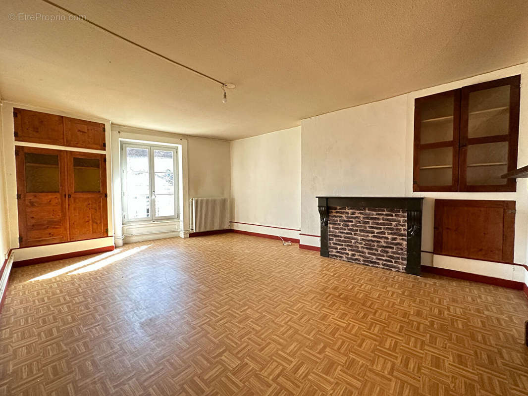 Appartement à LONS-LE-SAUNIER