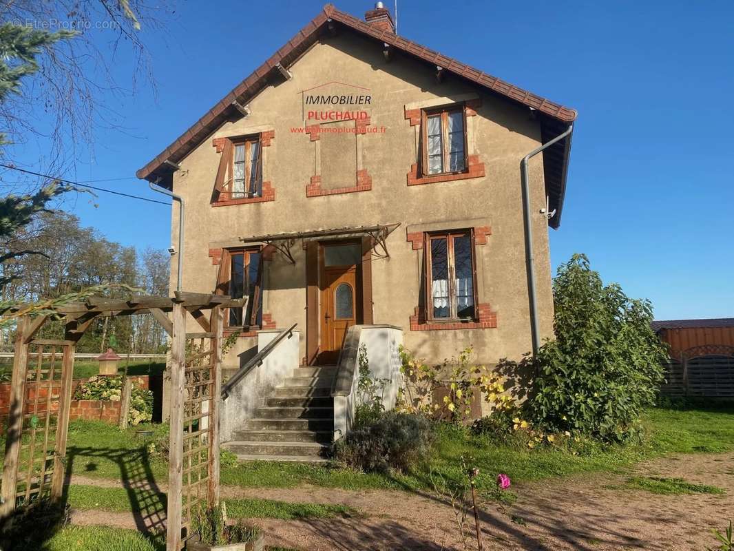 Maison à PARAY-LE-MONIAL