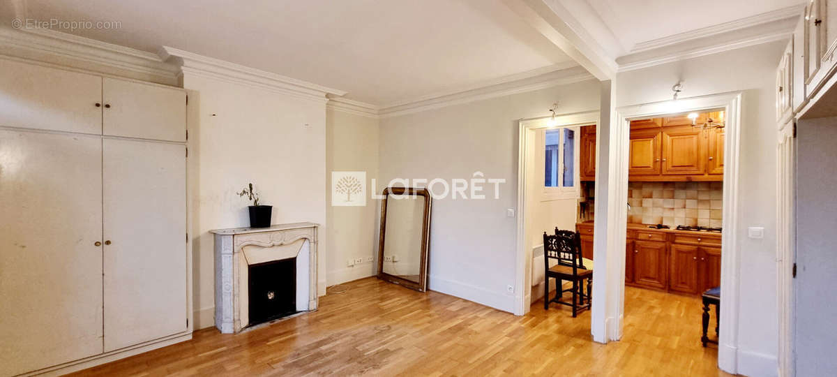 Appartement à PARIS-11E