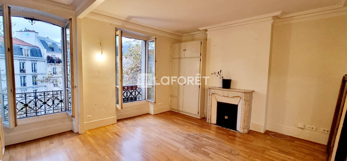 Appartement à PARIS-11E