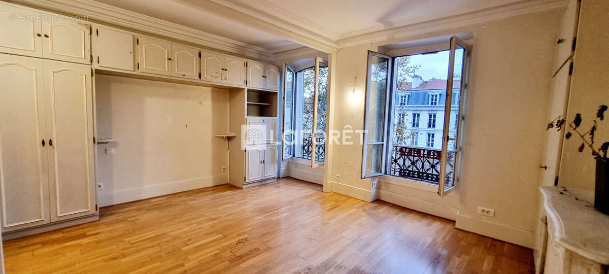 Appartement à PARIS-11E