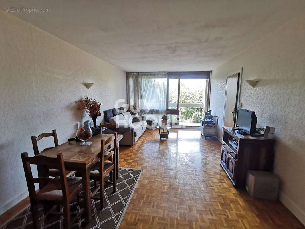 Appartement à FONTENAY-SOUS-BOIS