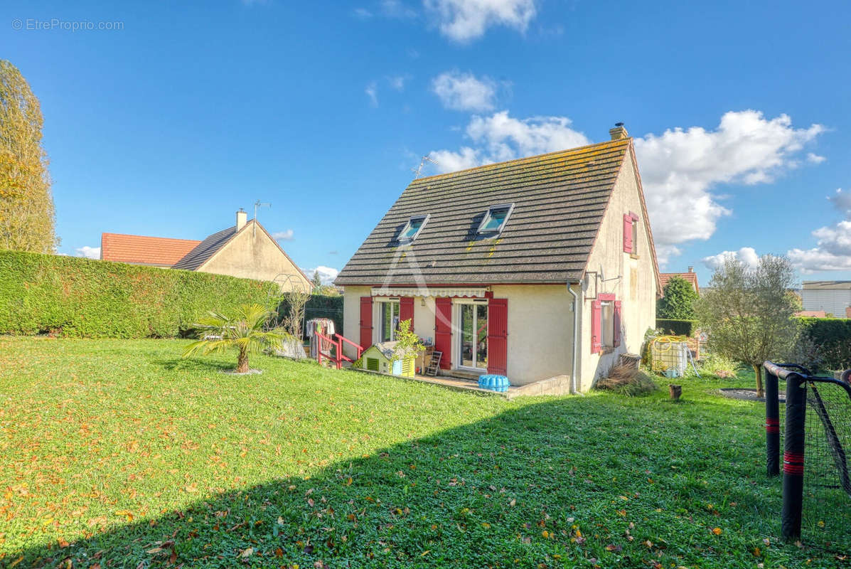 Maison à SAINT-CLAIR-SUR-EPTE