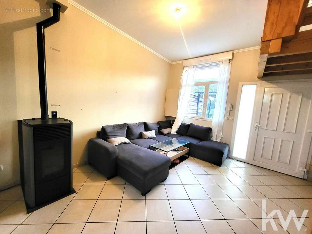 Appartement à LE CHAMBON-FEUGEROLLES