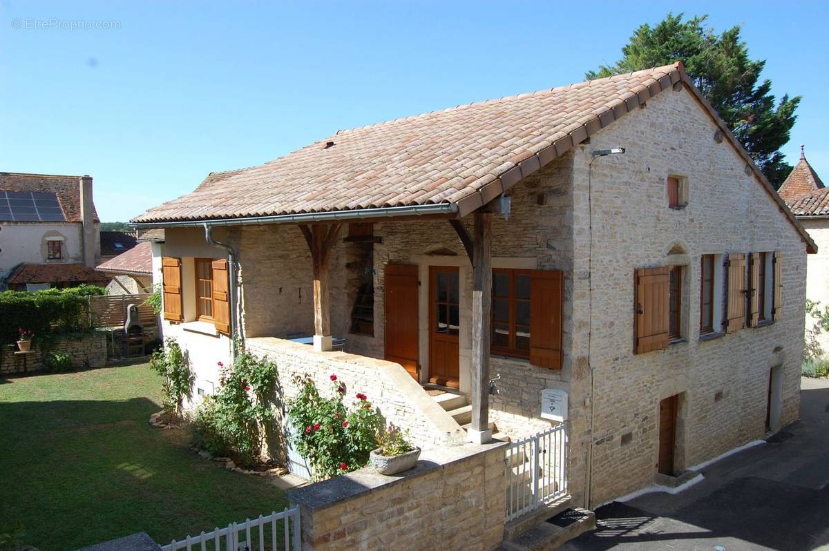 Maison à CHISSEY-LES-MACON