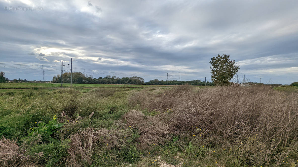 Terrain à AISEREY