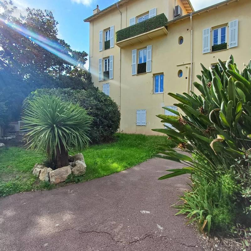 Appartement à BEAULIEU-SUR-MER