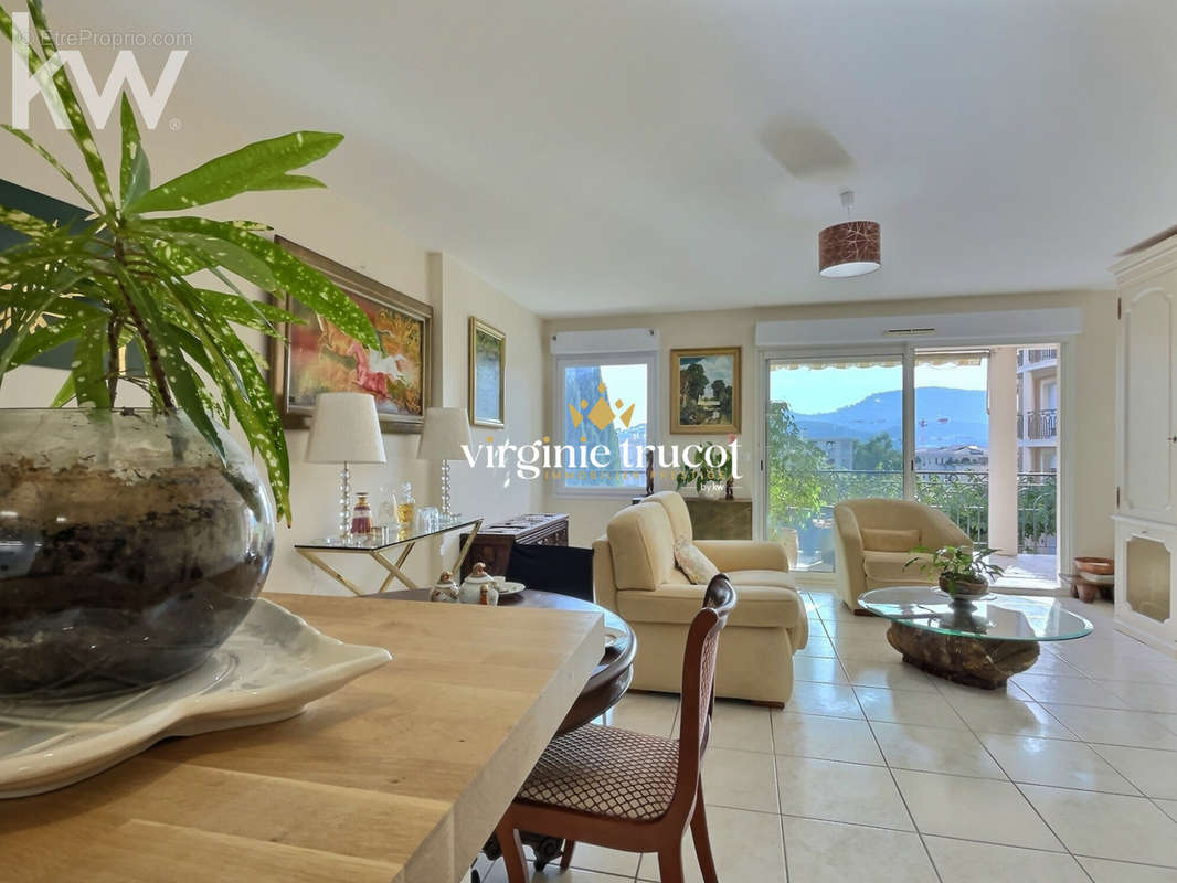 Appartement à HYERES