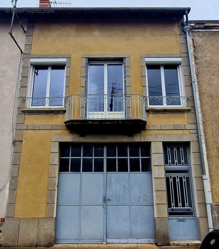 Maison à MONTLUCON