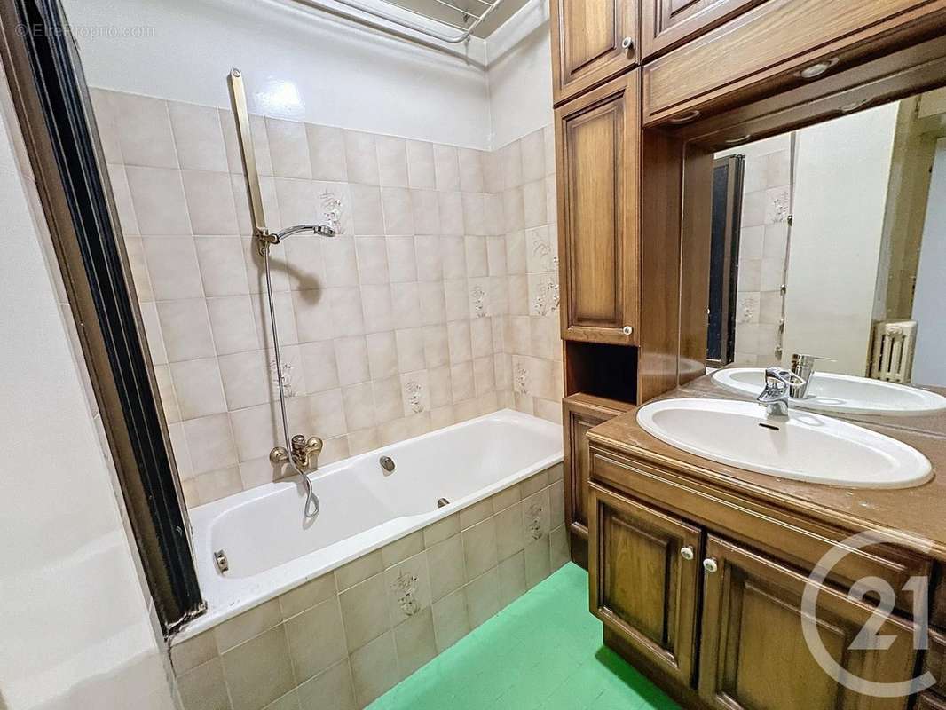 Appartement à PARIS-11E