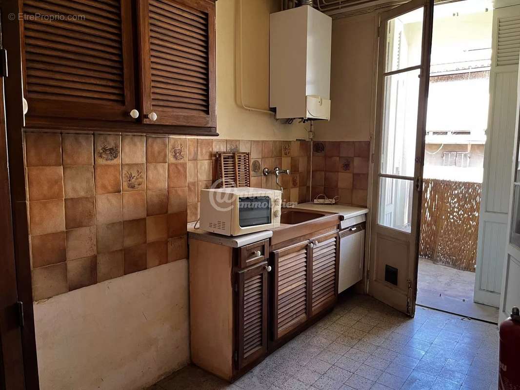 Appartement à MARSEILLE-1E