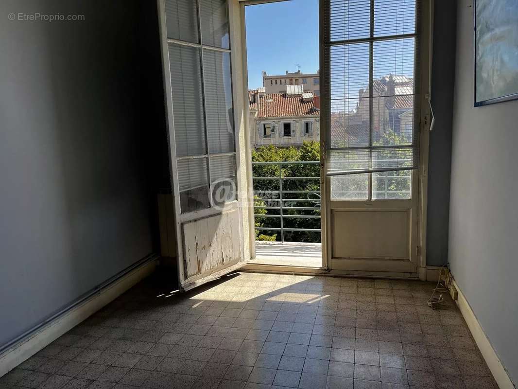 Appartement à MARSEILLE-1E