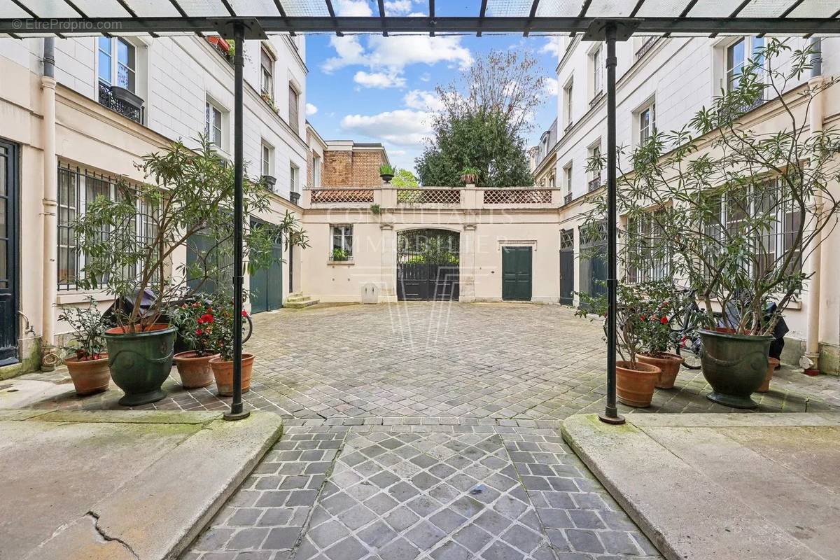 Appartement à PARIS-6E