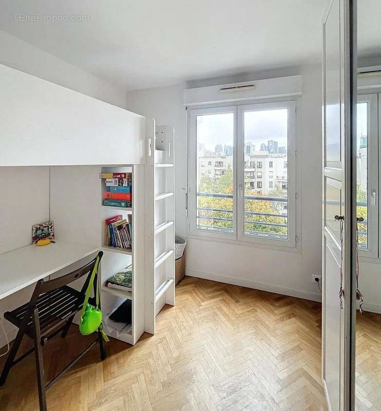 Photo 9 - Appartement à COURBEVOIE