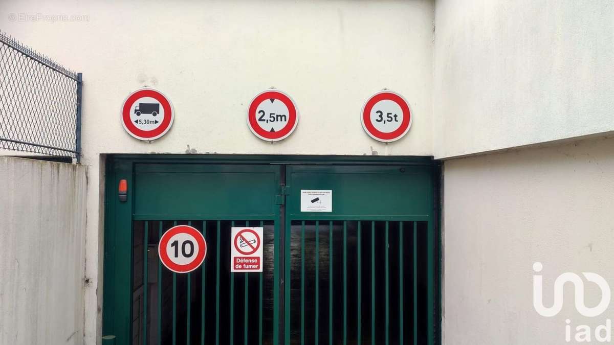 Photo 2 - Parking à PANTIN