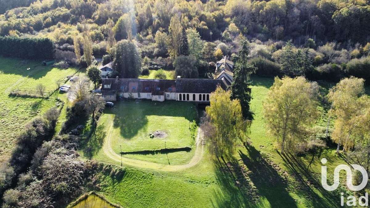 Photo 2 - Maison à LA CELLE-LES-BORDES