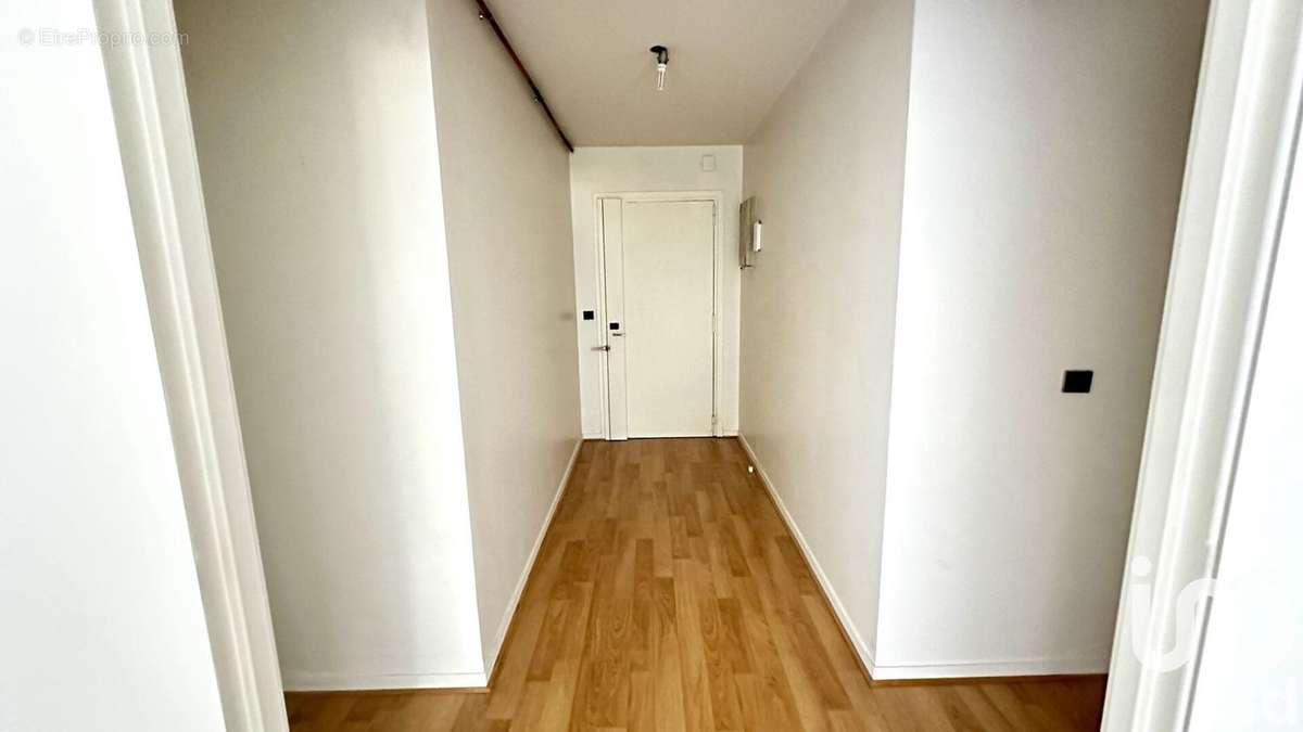 Photo 3 - Appartement à COURBEVOIE