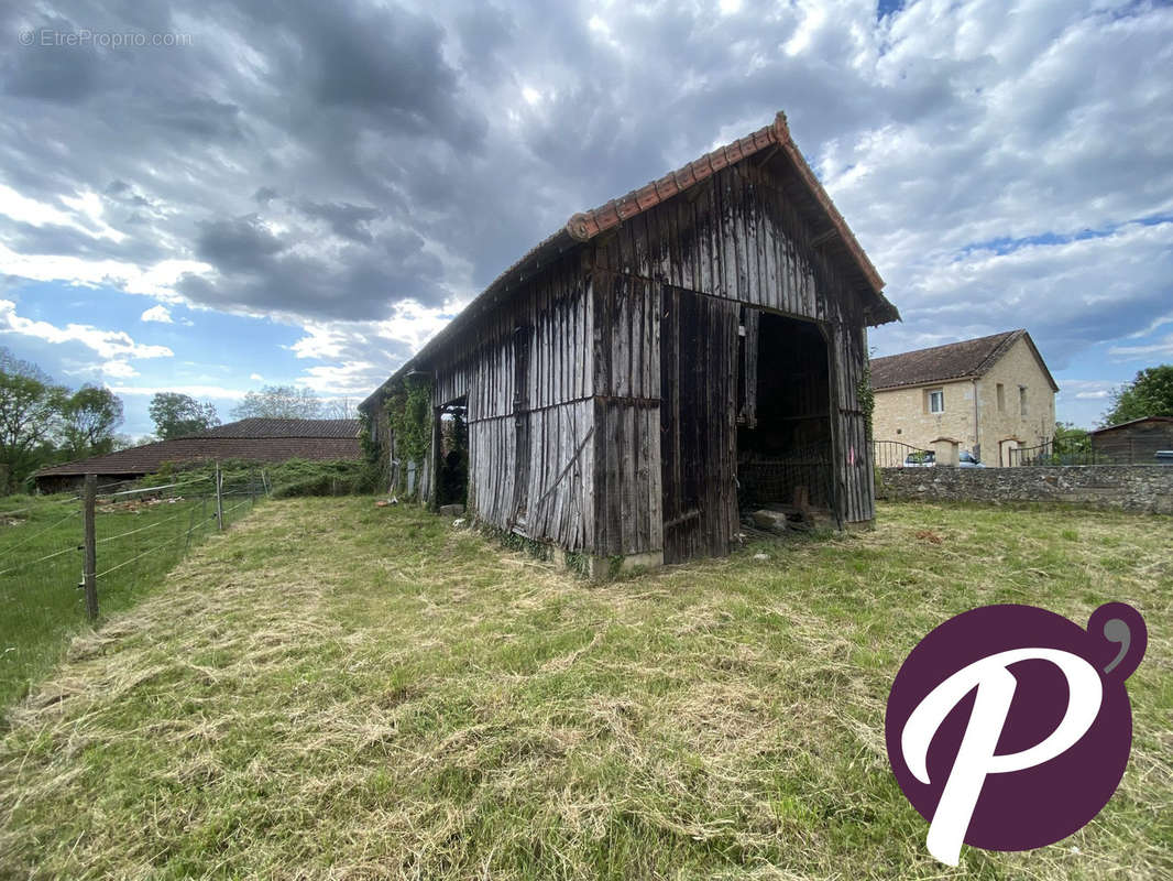 Maison à COURS-DE-PILE