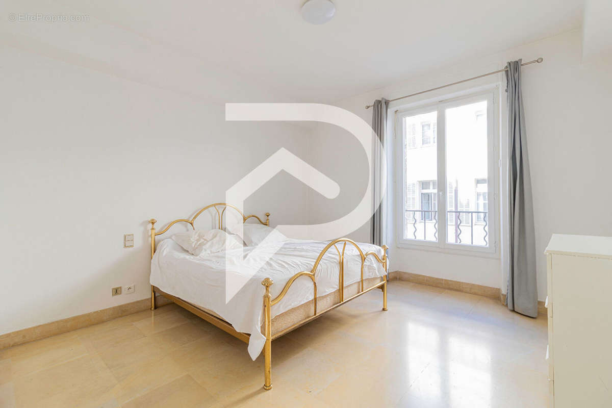 Appartement à MARSEILLE-1E