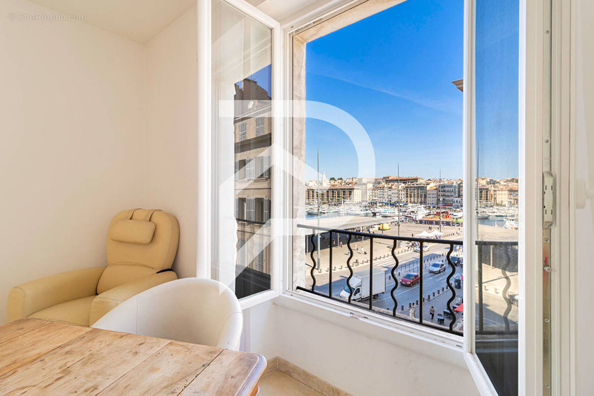 Appartement à MARSEILLE-1E