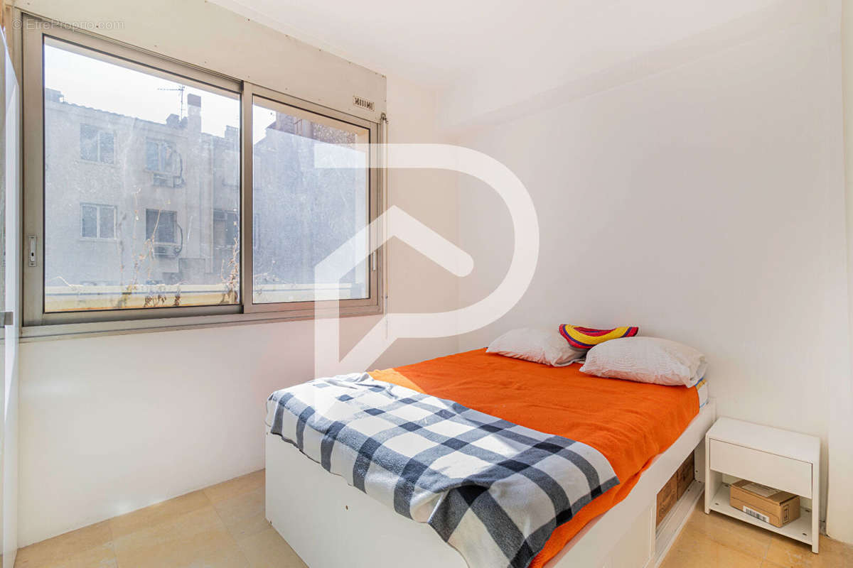 Appartement à MARSEILLE-1E