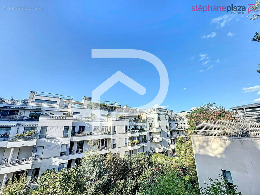 Appartement à NEUILLY-SUR-SEINE