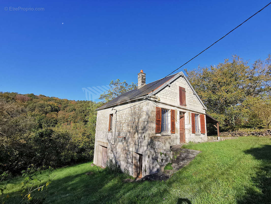 Maison à TAINGY