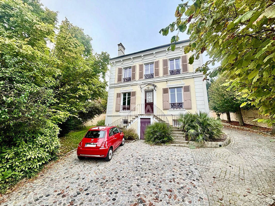 Maison à LE MEE-SUR-SEINE