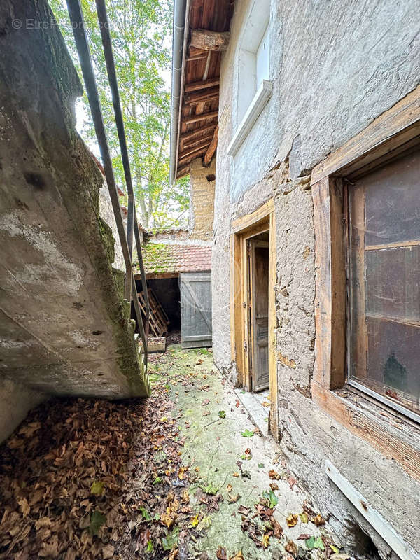 Maison à CHEVRIERES