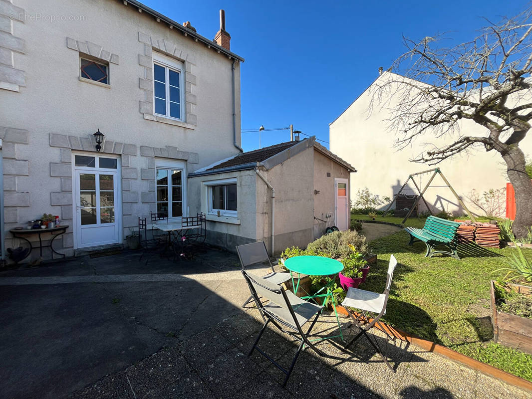 Maison à FLEURY-LES-AUBRAIS