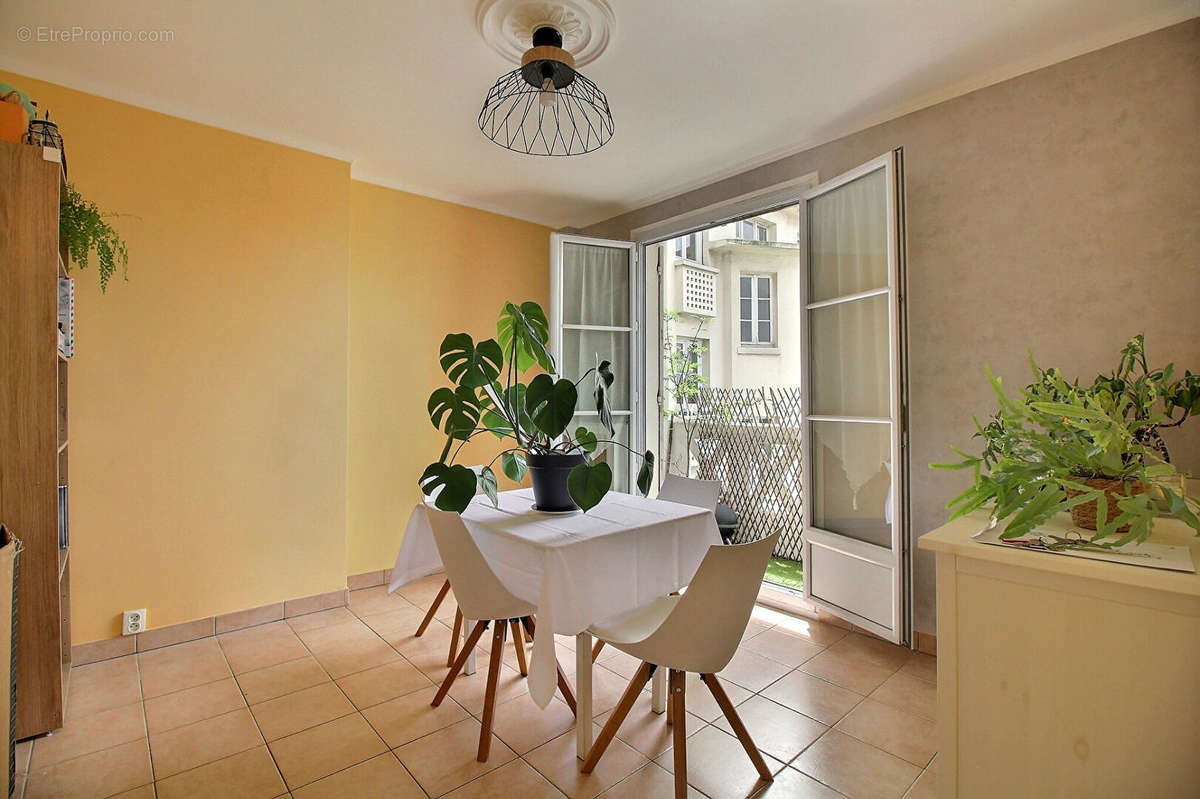 Appartement à COLOMBES