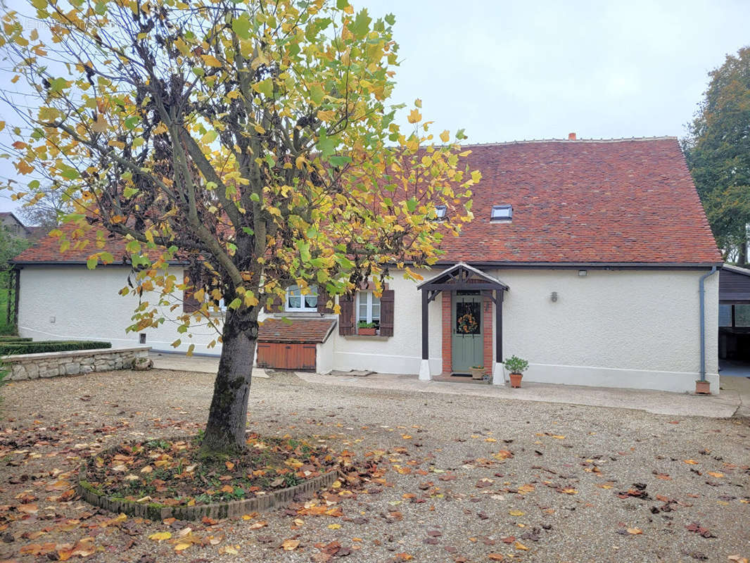 Maison à JOIGNY