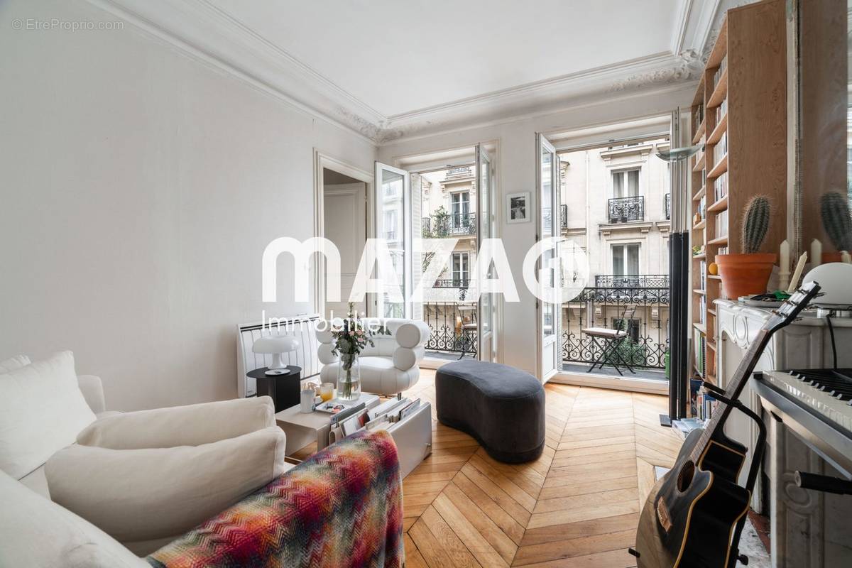 Appartement à PARIS-8E