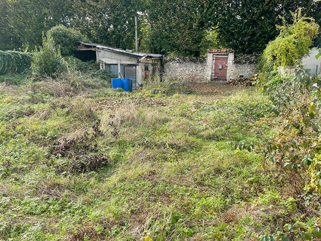 Terrain à MEREVILLE