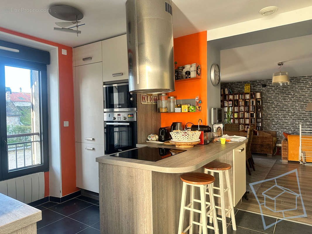 Appartement à MAGNY-LES-HAMEAUX