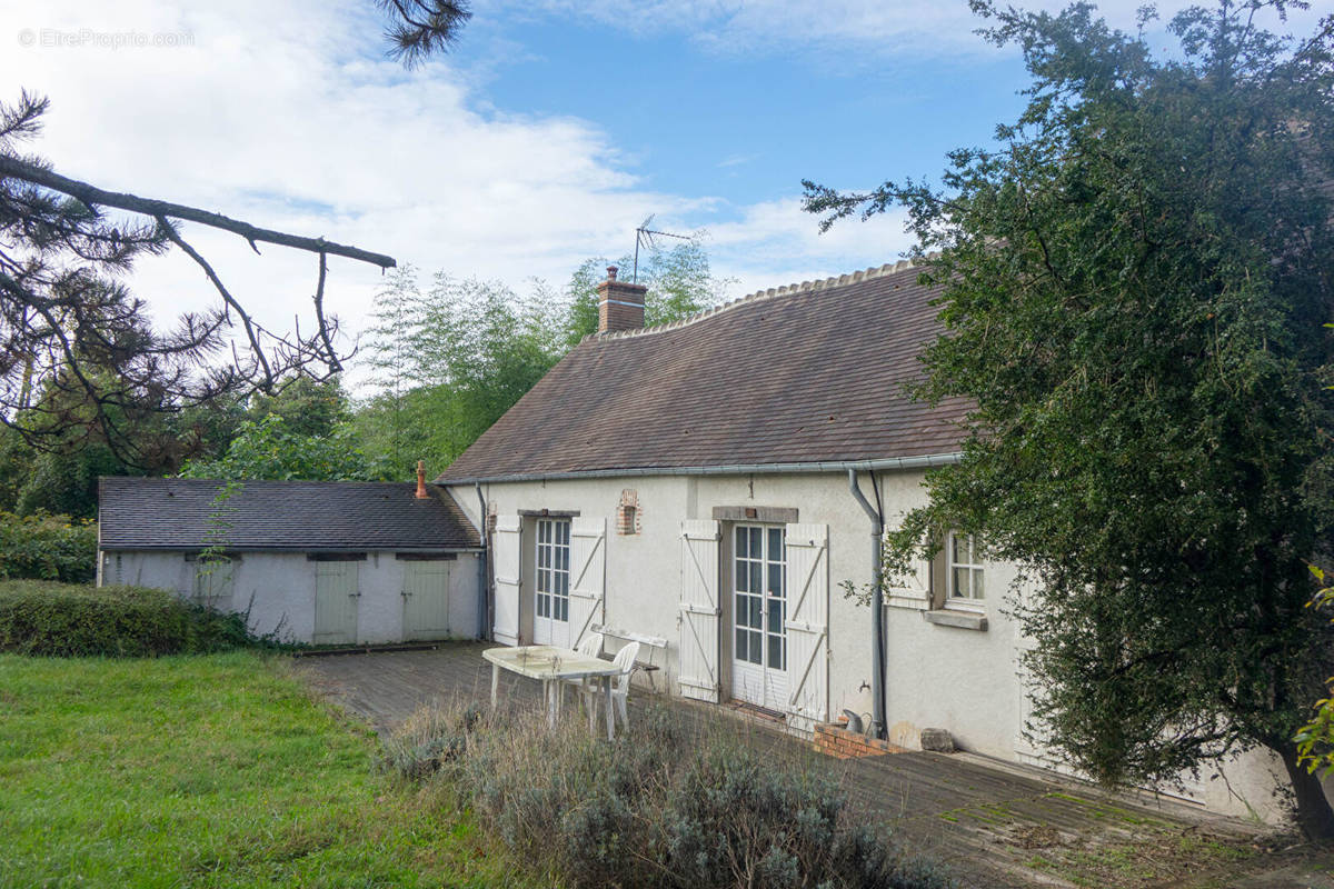 Maison à LES BORDES