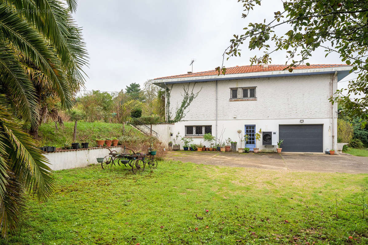 Maison à POMAREZ