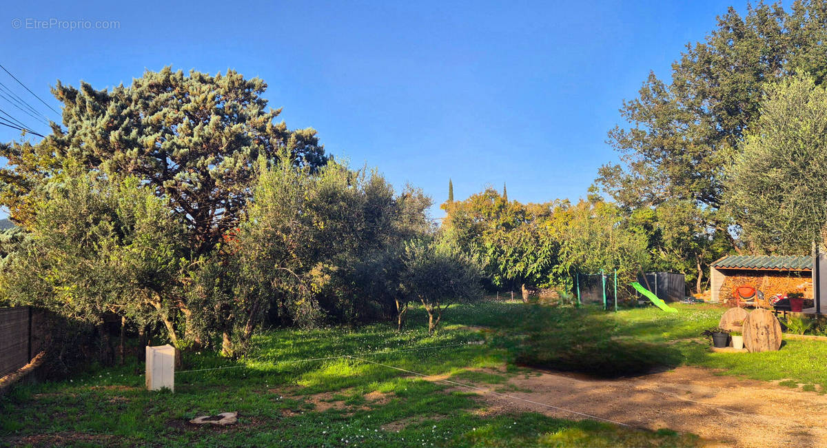 Terrain à BRIGNOLES