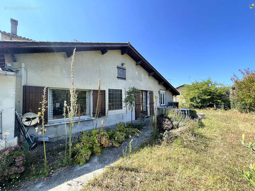 Maison à LAMOTHE-MONTRAVEL