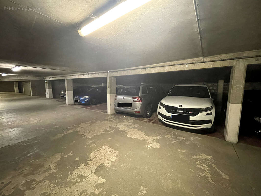 Parking à PARIS-13E