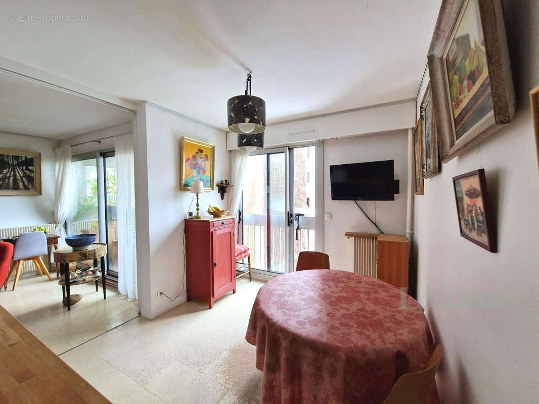 Appartement à PARIS-15E