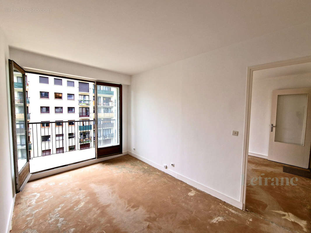 Appartement à PARIS-15E