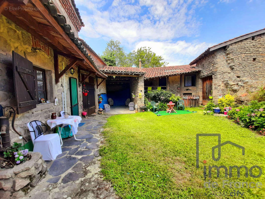 Maison à CHAMBLES