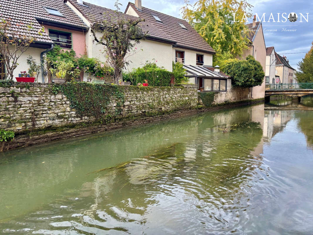 Maison à PLOMBIERES-LES-DIJON