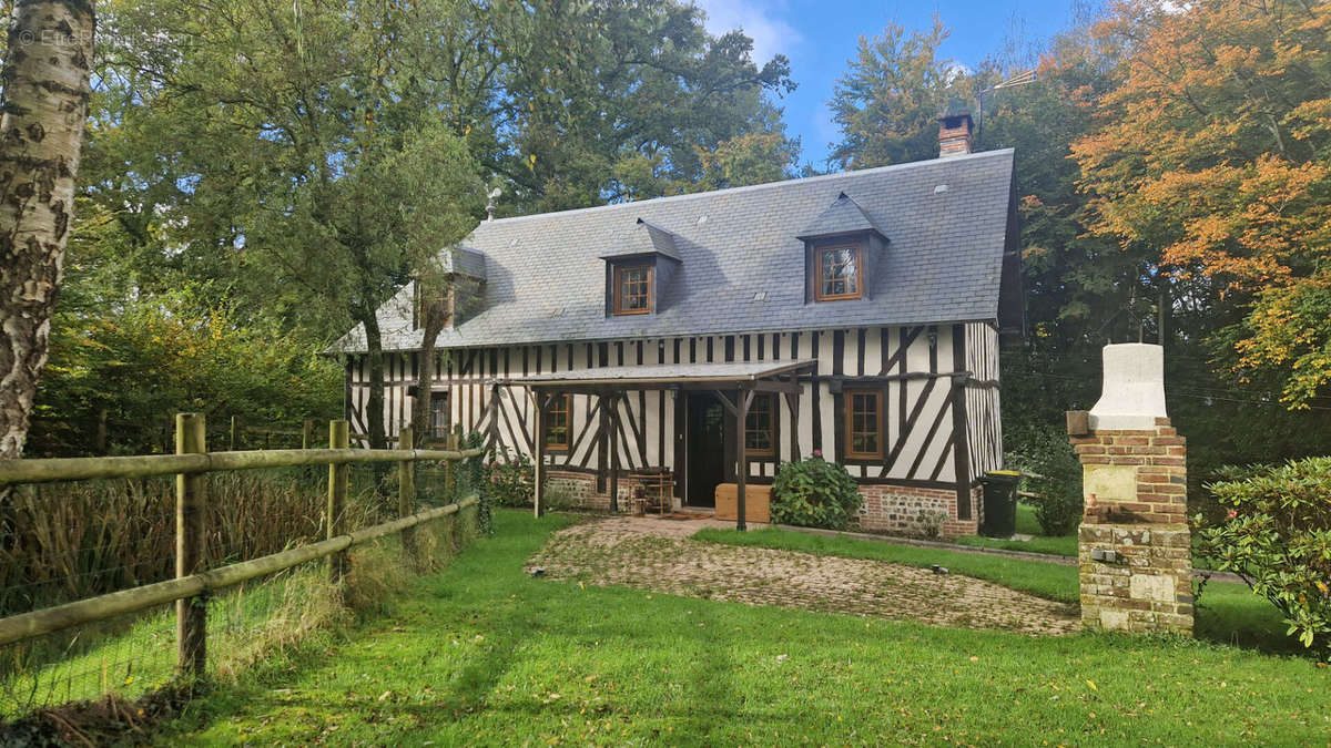 Maison à SAINT-GEORGES-DU-VIEVRE