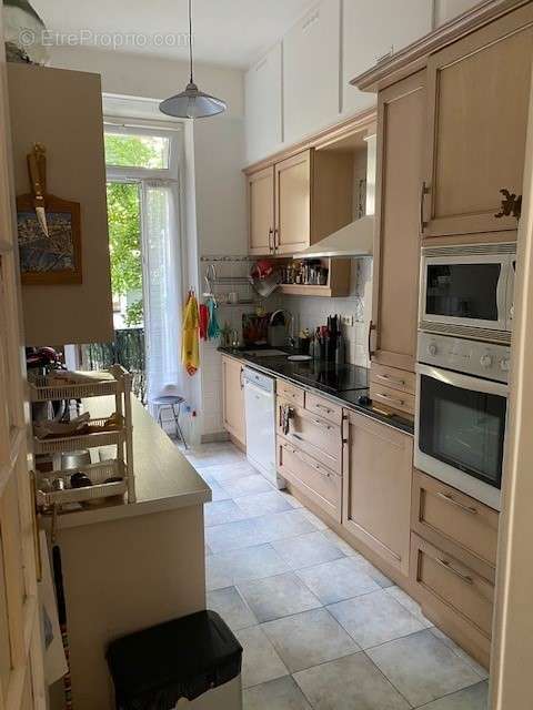 Appartement à MARSEILLE-4E