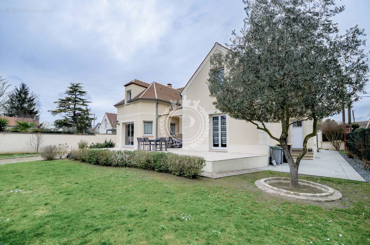 Maison à AUVERS-SUR-OISE